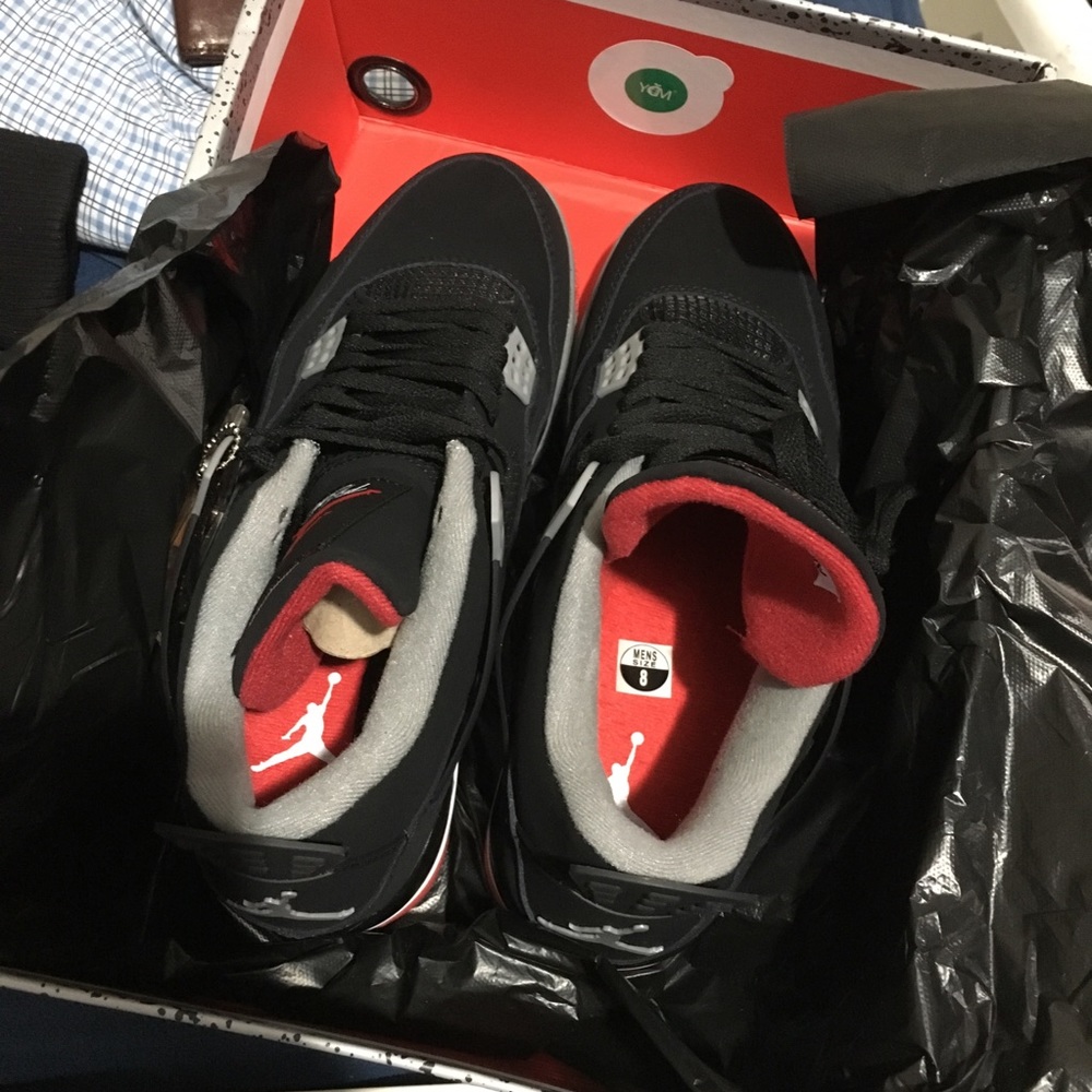 Air jordan retro 4 bred